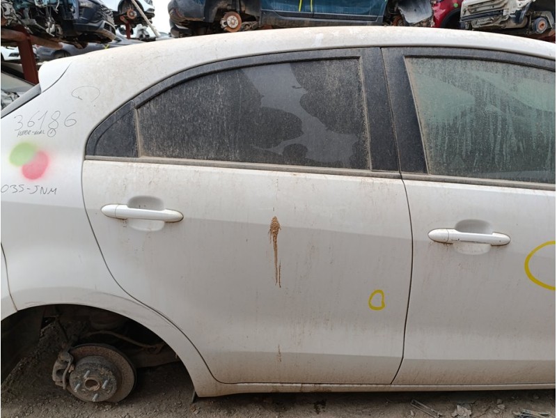 Recambio de puerta trasera derecha para kia rio drive referencia OEM IAM 770041W210  