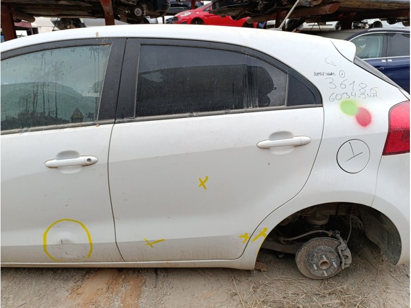 Recambio de puerta trasera izquierda para kia rio drive referencia OEM IAM 770031W210  