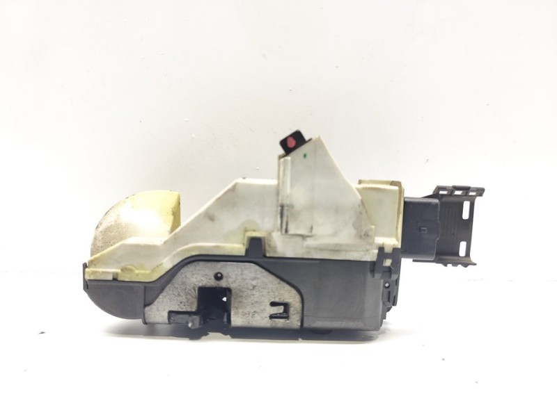 Recambio de cerradura puerta trasera izquierda para citroën berlingo cuadro sx referencia OEM IAM 828420  