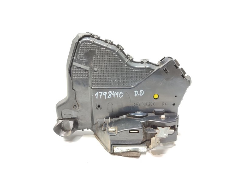 Recambio de cerradura puerta delantera derecha para lexus ct 200h referencia OEM IAM 6903042221  