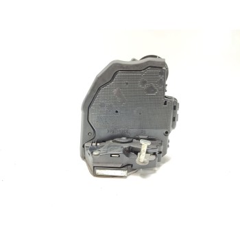 Recambio de cerradura puerta trasera derecha para lexus ct 200h referencia OEM IAM 6905033131  