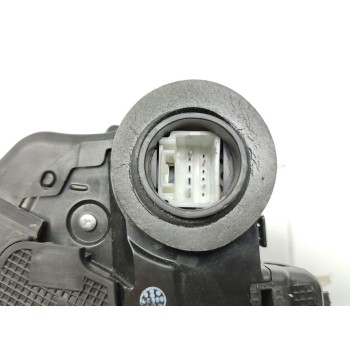 Recambio de cerradura puerta trasera izquierda para lexus ct 200h referencia OEM IAM 6906033131  