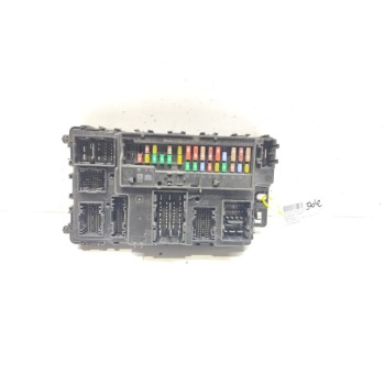 CAJA RELES / FUSIBLES HU5T15604CFE 