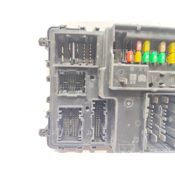 Recambio de caja reles / fusibles para ford mondeo lim. titanium referencia OEM IAM HU5T15604CFE  