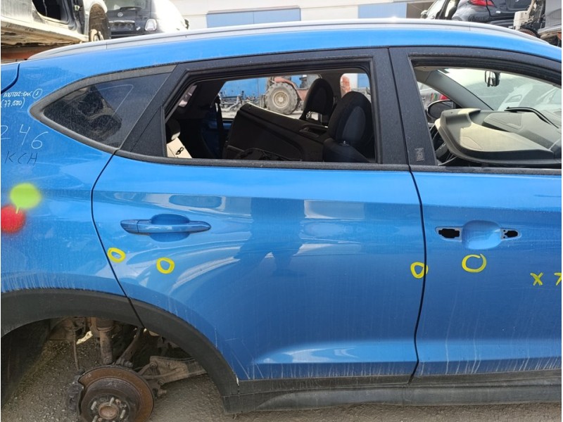 Recambio de puerta trasera derecha para hyundai tucson classic blue referencia OEM IAM 77004D7000  