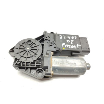 Recambio de motor elevalunas delantero izquierdo para volkswagen passat berlina (3b2) comfortline referencia OEM IAM 0130821695 