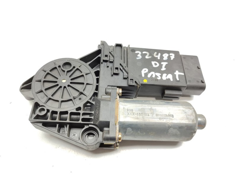 Recambio de motor elevalunas delantero izquierdo para volkswagen passat berlina (3b2) comfortline referencia OEM IAM 0130821695 