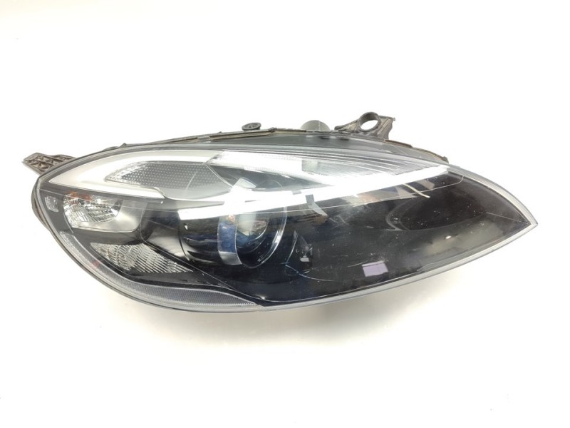 Recambio de faro derecho para volvo v40 basis referencia OEM IAM 31420008  