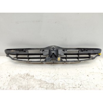 Recambio de rejilla delantera para citroën saxo 1.5 d furio referencia OEM IAM 9636012980  
