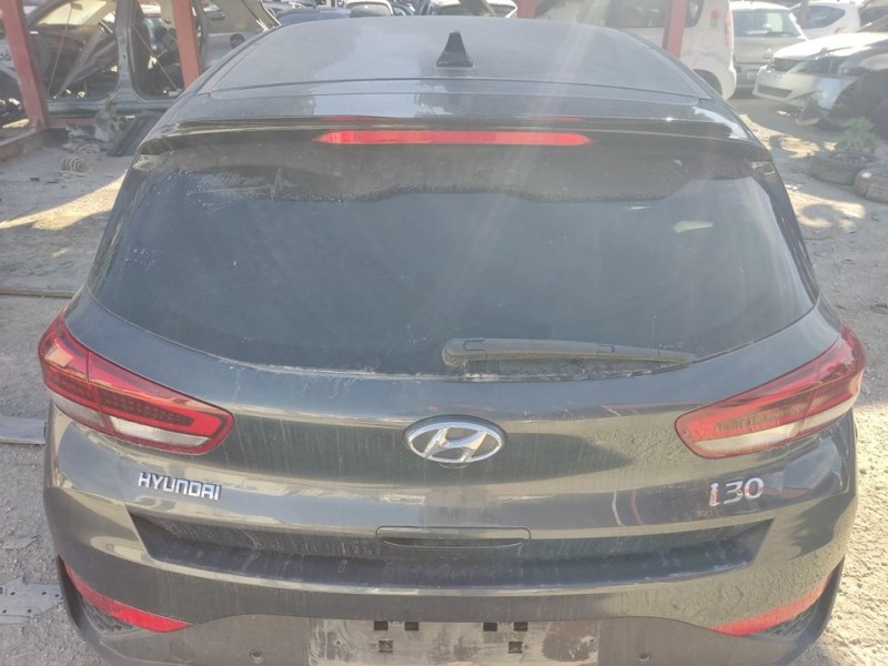 Recambio de porton trasero para hyundai i30 (pd) n line referencia OEM IAM 73700G4010  