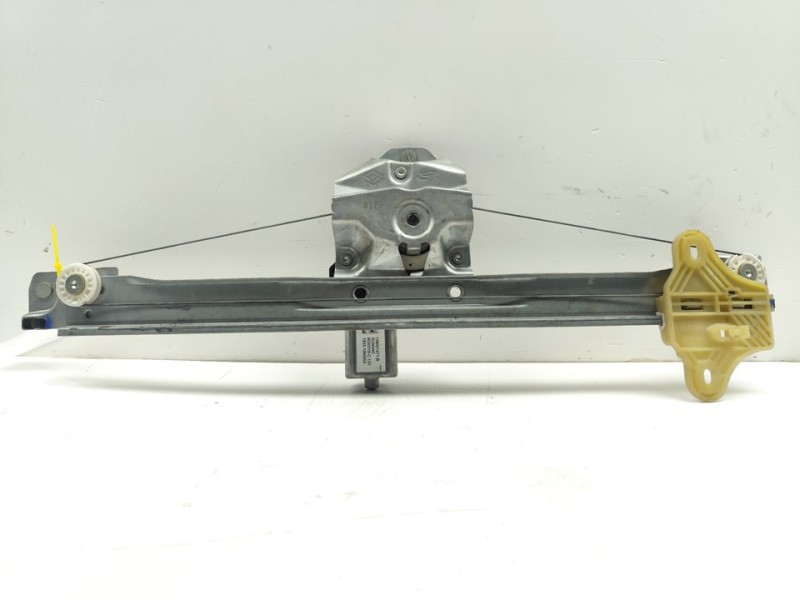 Recambio de elevalunas delantero derecho para renault captur limited referencia OEM IAM 807200713R  