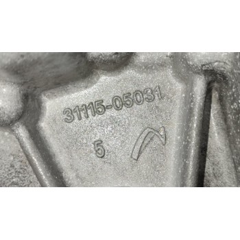 Recambio de caja cambios para toyota auris active referencia OEM IAM 3030002400  