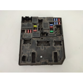 CAJA RELES / FUSIBLES 284B75NA1A 