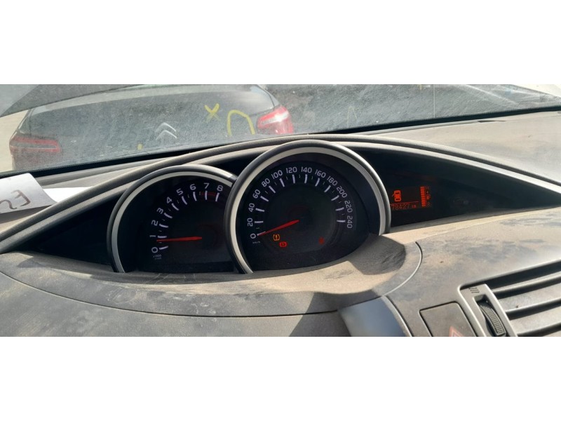 Recambio de cuadro instrumentos para toyota verso active referencia OEM IAM 838000FA50  