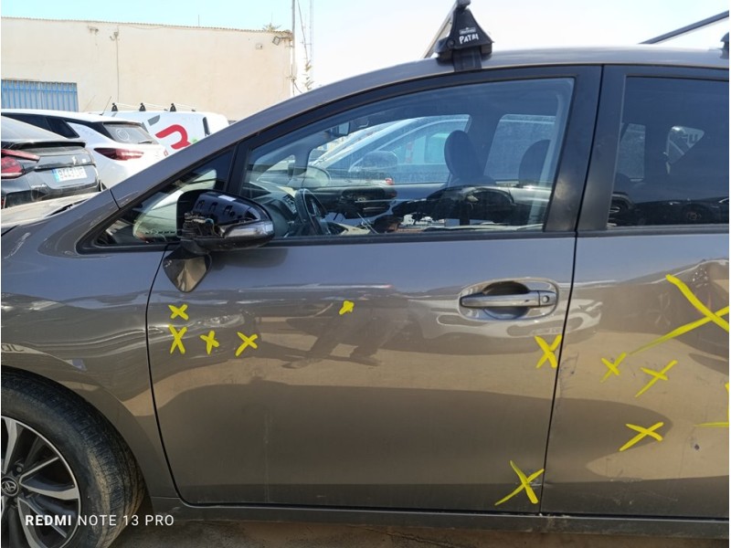 Recambio de puerta delantera izquierda para toyota verso active referencia OEM IAM 670020F020  