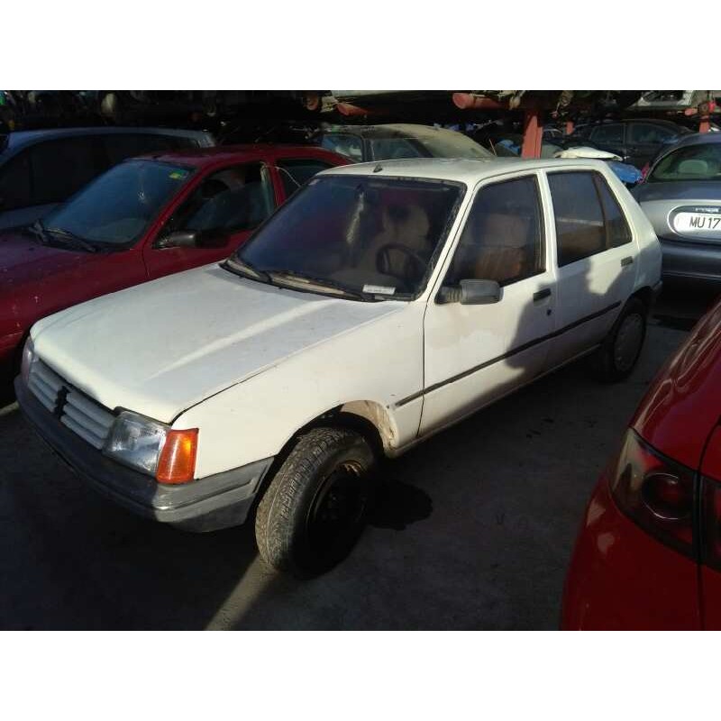 PEUGEOT 205 BERLINA