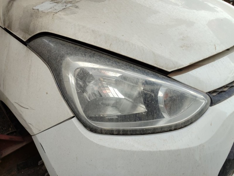 Recambio de faro derecho para hyundai i10 black line referencia OEM IAM 92102B9000  