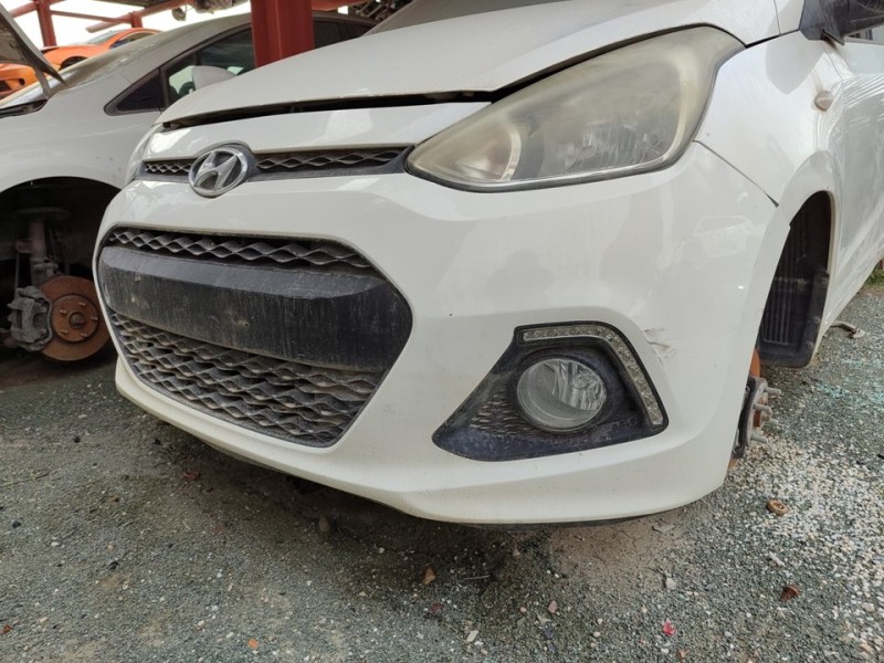 Recambio de paragolpes delantero para hyundai i10 black line referencia OEM IAM 86511B9000  