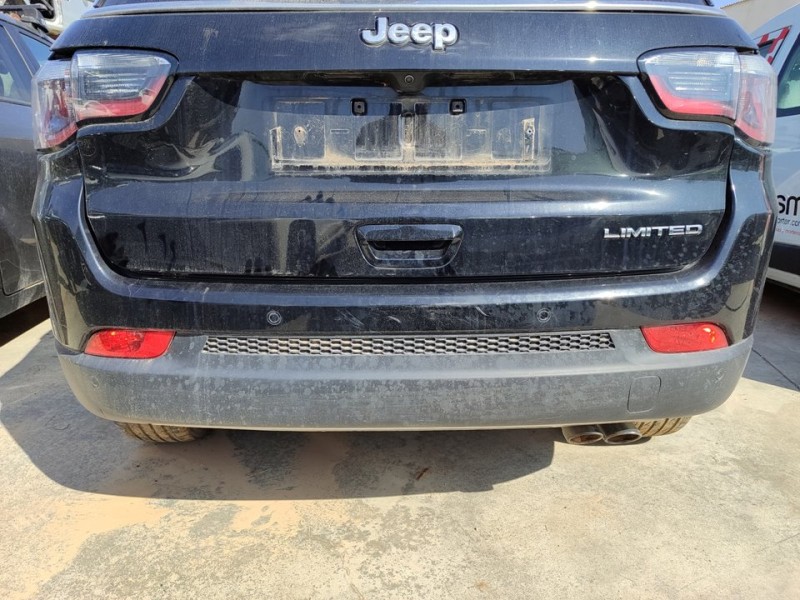 Recambio de paragolpes trasero para jeep compass ii limited 4x2 referencia OEM IAM 735743717  