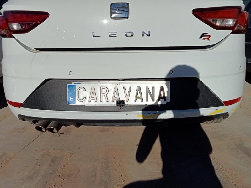 Recambio de paragolpes trasero para seat leon (5f1) fr referencia OEM IAM 5F0807421AB  