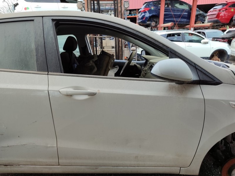 Recambio de puerta delantera derecha para hyundai i10 black line referencia OEM IAM 76004B9000  