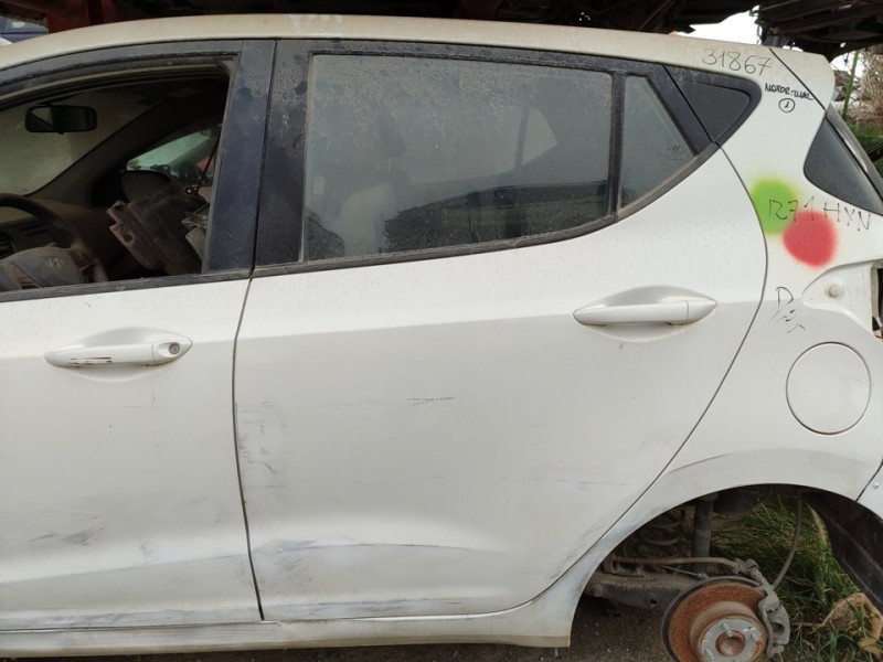Recambio de puerta trasera izquierda para hyundai i10 black line referencia OEM IAM 77003B9000  