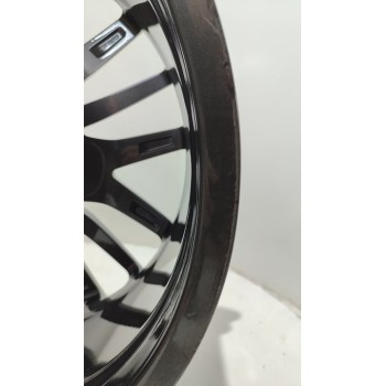 Recambio de llanta para maserati levante diesel referencia OEM IAM 670044700  