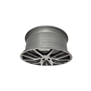 Recambio de llanta para maserati levante diesel referencia OEM IAM 670044700  