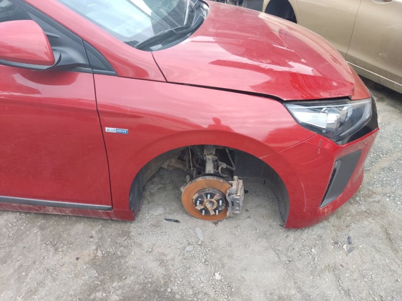 Recambio de aleta delantera derecha para hyundai ioniq hybrid referencia OEM IAM 66321G2000  