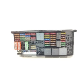 CAJA RELES / FUSIBLES A1645400272 