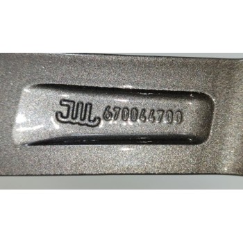 Recambio de llanta para maserati levante diesel referencia OEM IAM 670044700  