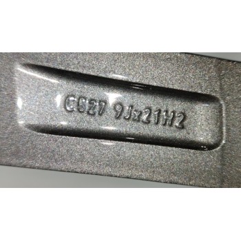 Recambio de llanta para maserati levante diesel referencia OEM IAM 670044700  