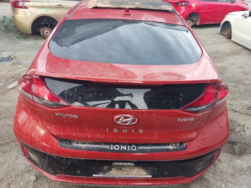 Recambio de porton trasero para hyundai ioniq hybrid referencia OEM IAM 73700G2000  