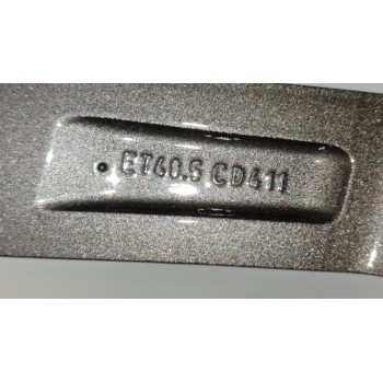 Recambio de llanta para maserati levante diesel referencia OEM IAM 670044700  