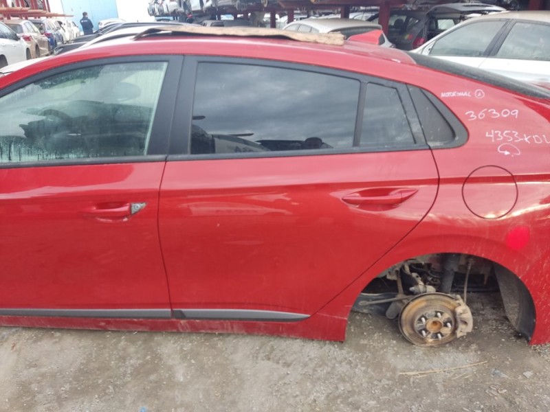 Recambio de puerta trasera izquierda para hyundai ioniq hybrid referencia OEM IAM 77003G2010  