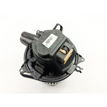 Recambio de ventilador calefaccion para renault captur dynamique referencia OEM IAM 272101005R  