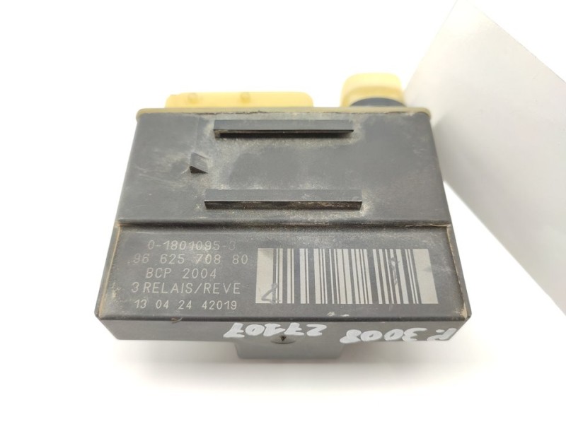 Recambio de caja precalentamiento para peugeot 3008 access referencia OEM IAM 9662570880  