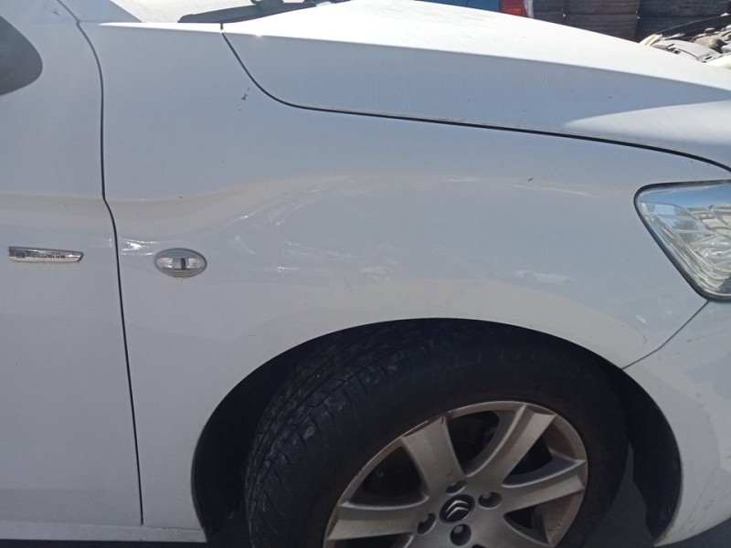 Recambio de aleta delantera derecha para citroën c-elysée exclusive referencia OEM IAM 9674790480  