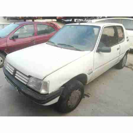 PEUGEOT 205 BERLINA