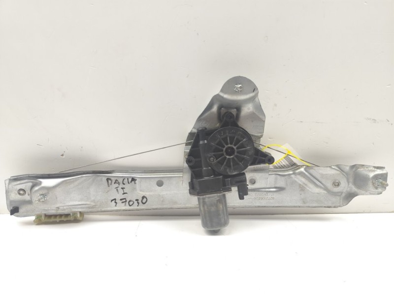 Recambio de elevalunas trasero izquierdo para dacia duster ii comfort referencia OEM IAM 827210622R  