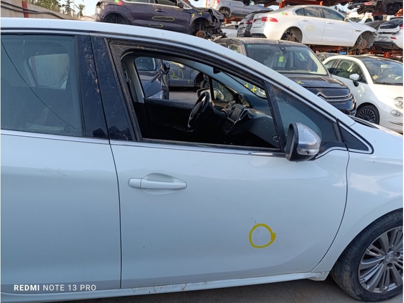 Recambio de puerta delantera derecha para peugeot 208 allure referencia OEM IAM 9807820680  