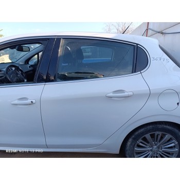 Recambio de puerta trasera izquierda para peugeot 208 allure referencia OEM IAM 9671907580  