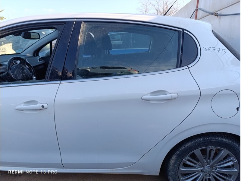 Recambio de puerta trasera izquierda para peugeot 208 allure referencia OEM IAM 9671907580  
