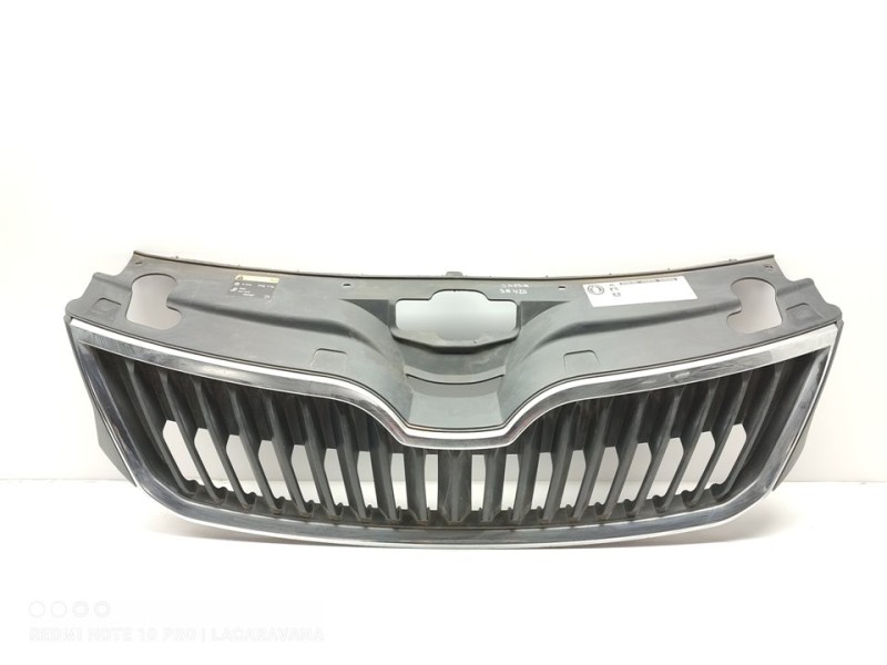 Recambio de rejilla delantera para skoda rapid active referencia OEM IAM 5JA853668  