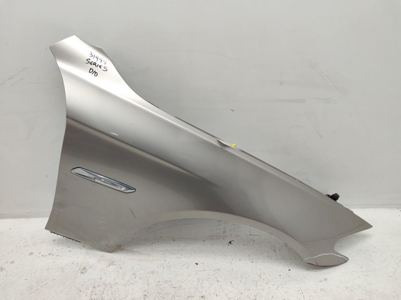 Recambio de aleta delantera derecha para bmw serie 5 lim. (f10) 520d referencia OEM IAM 41357248660  