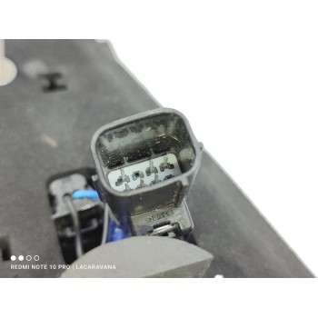 Recambio de piloto trasero derecho interior para toyota yaris cross hybrid 2wd active tech referencia OEM IAM 815800DB70  