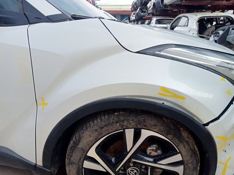 Recambio de aleta delantera derecha para toyota c-hr hybrid active referencia OEM IAM 53801F4010  