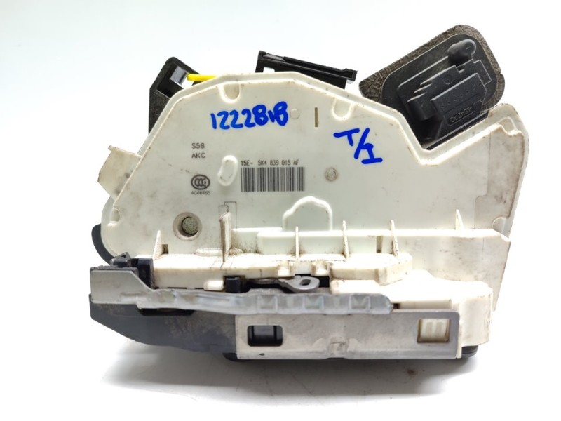 Recambio de cerradura puerta trasera izquierda para seat leon st (5f8) reference referencia OEM IAM 5K4839015AF  