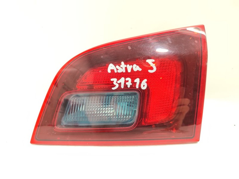 Recambio de piloto trasero derecho interior para opel astra j sports tourer cosmo referencia OEM IAM 13314054  