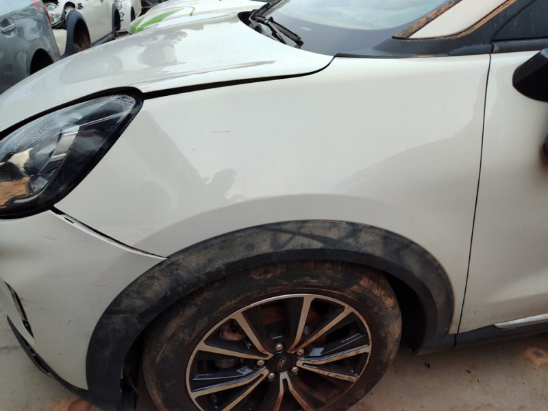 Recambio de aleta delantera izquierda para ford puma hybrid titanium design referencia OEM IAM 2405126  